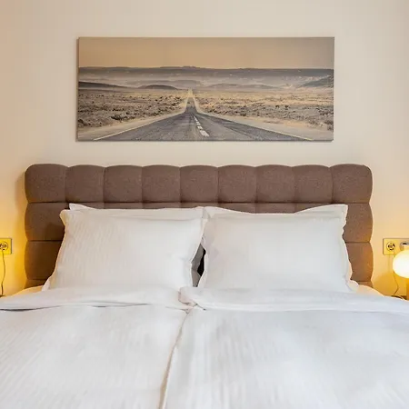 Downtown Modern With Balcony By Flat Mаnager Διαμέρισμα *