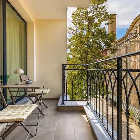 Downtown Modern With Balcony By Flat Mаnager *