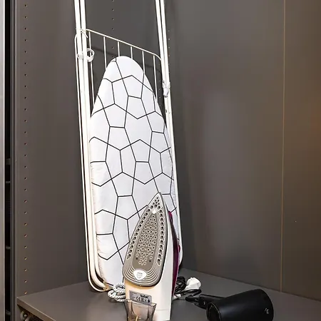 Downtown Modern With Balcony By Flat Mаnager Διαμέρισμα