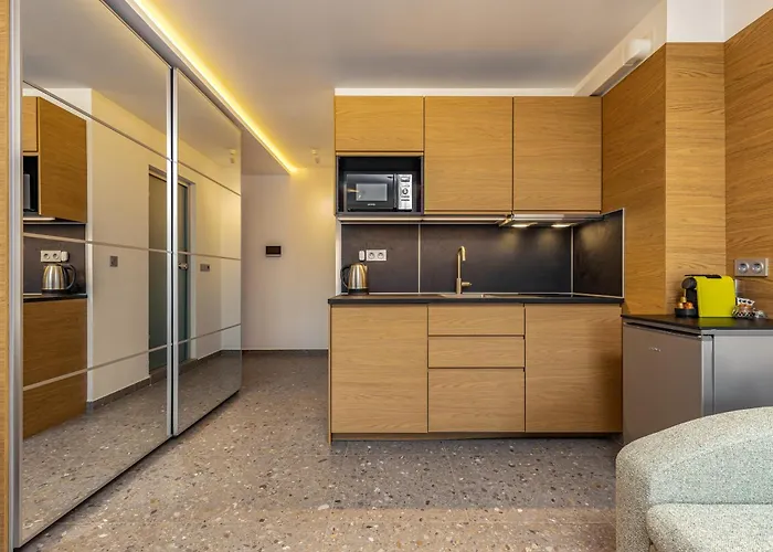 아파트 Downtown Modern With Balcony By Flat Mаnager *