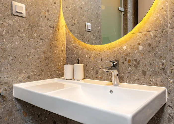 아파트 Downtown Modern With Balcony By Flat Mаnager *